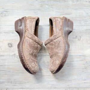 Y2K Clogs BOC Women's Size 9 Floral Embossed Leather Comfort Clogs Slip On Shoes